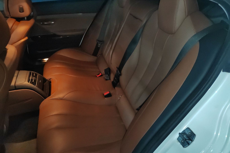 宝马6系 2013款 改款 640i Gran Coupe中控内饰21