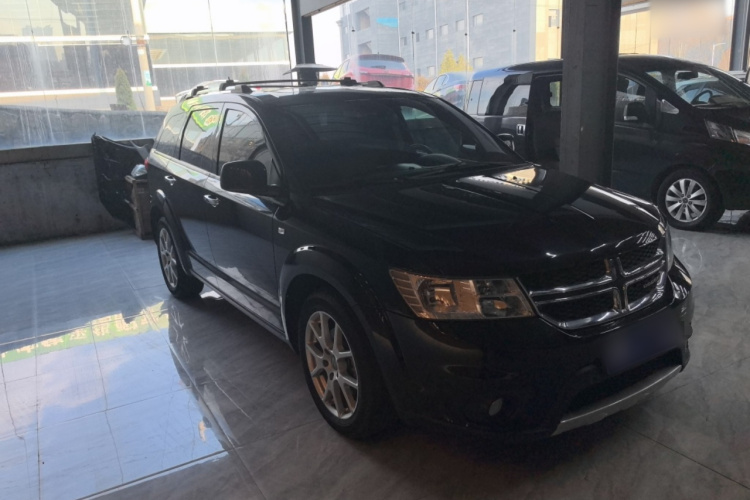 道奇 酷威 2013款 2.4L 两驱尊尚版车身外观3