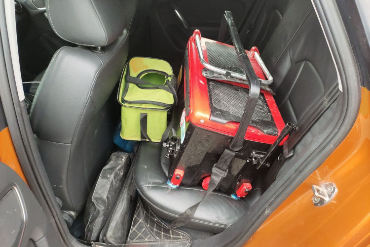 奥迪A1 2014款 30 TFSI Sportback舒适型中控内饰7004