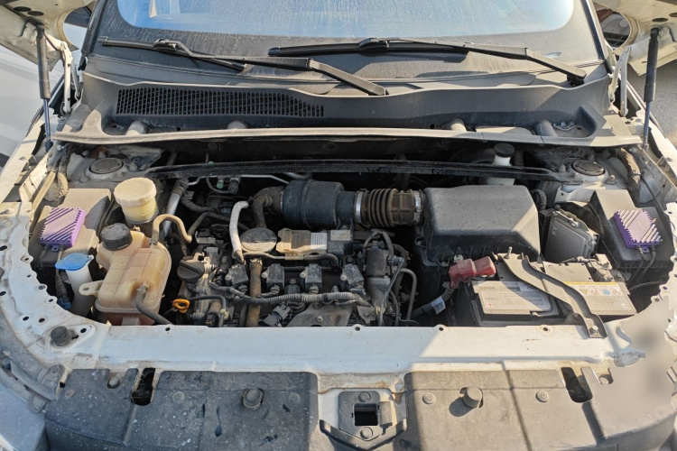 陆风X7 2018款 劲越 1.5T 全景至尊型机舱底盘24