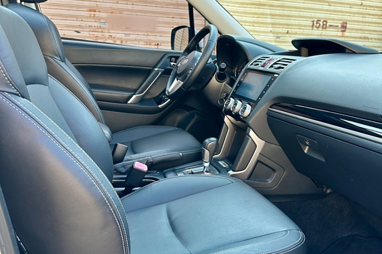 斯巴鲁 森林人 2016款 2.0i 豪华导航版中控内饰7008