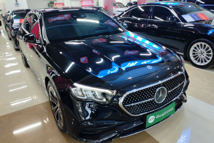 奔驰E级 2024款 改款 E 300 L 时尚运动型车身外观3