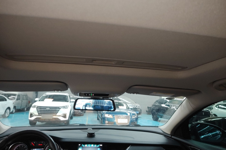 别克 君威 2017款 20T 精英型中控内饰22