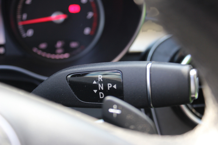 奔驰C级 2017款 C 200 L 运动版局部细节18