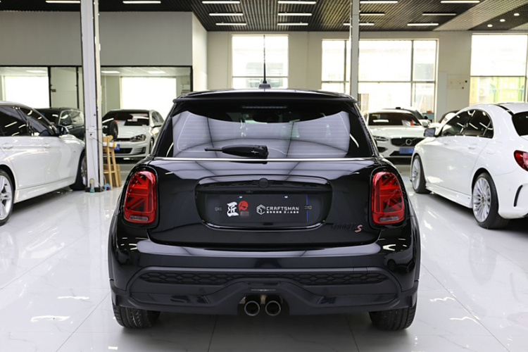 MINI 2023款 改款 2.0T COOPER S 艺术家车身外观6005