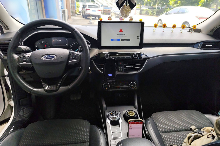 福特 福克斯 2019款 两厢 EcoBoost 180 自动锋潮型中控内饰12