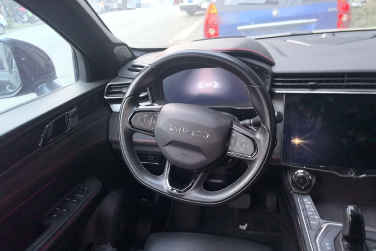 领克05 2020款 2.0TD 四驱劲Halo中控内饰13