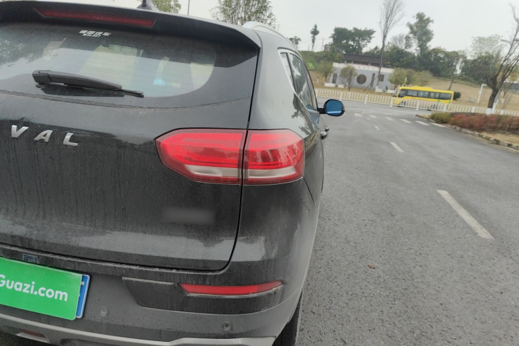 哈弗H6 2017款 红标 1.5T 自动两驱智尚型车身外观9