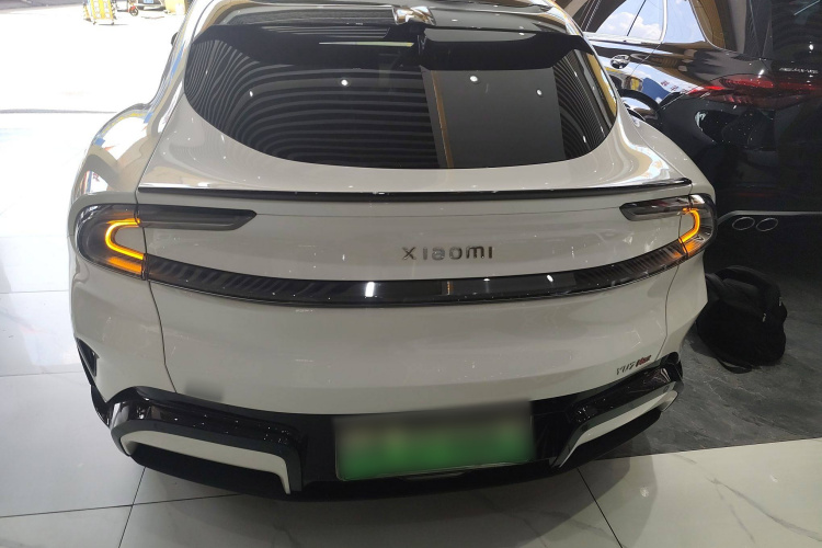 小米汽车 小米YU7 2025款 超长续航高性能四驱Max版车身外观6