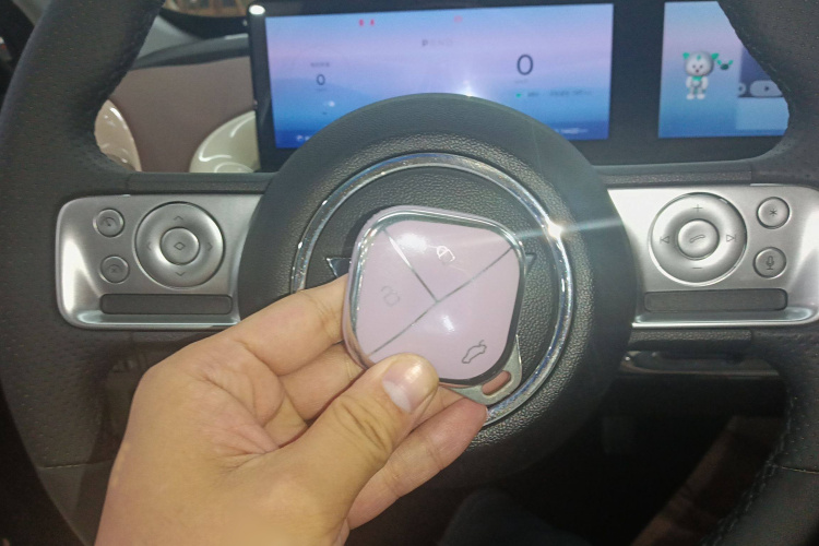 五菱汽车 五菱缤果 2023款 410km 灵犀尊享款中控内饰7001