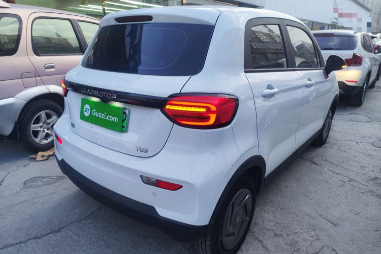 零跑汽车 零跑T03 2024款 200轻享版车身外观7