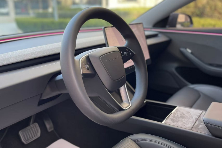 特斯拉 Model 3 2023款 后轮驱动版中控内饰7002