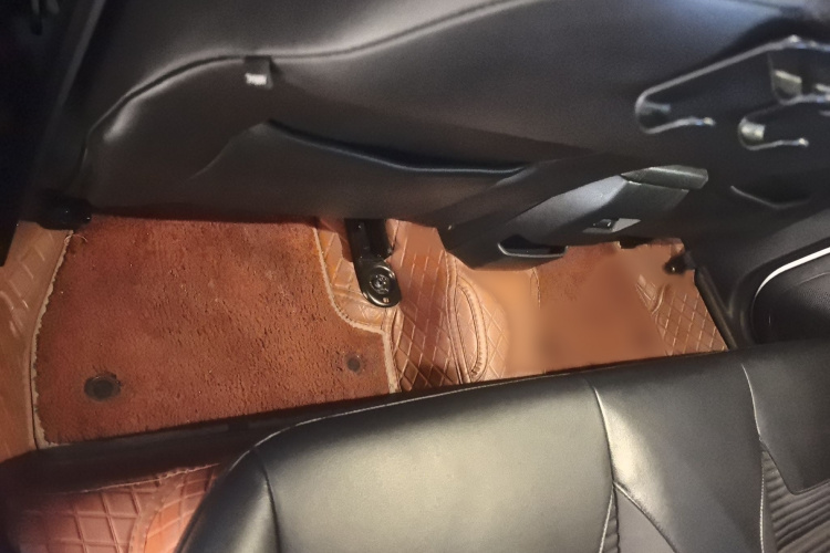 福特 福克斯 2018款 两厢经典 EcoBoost 180 自动精英型局部细节9006