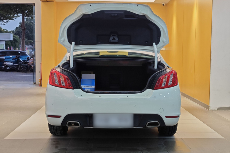 标致508 2013款 2.3L 两周年纪念 自动旗舰版局部细节23