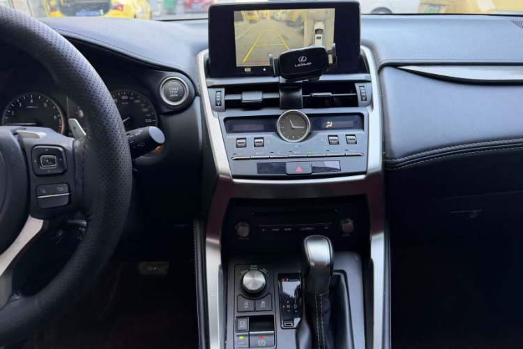 雷克萨斯NX 2020款 200 前驱 锋行版 国VI中控内饰7004
