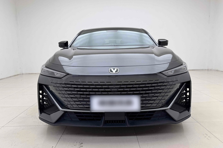 长安UNI-V 2022款 1.5T 尊贵型车身外观6001