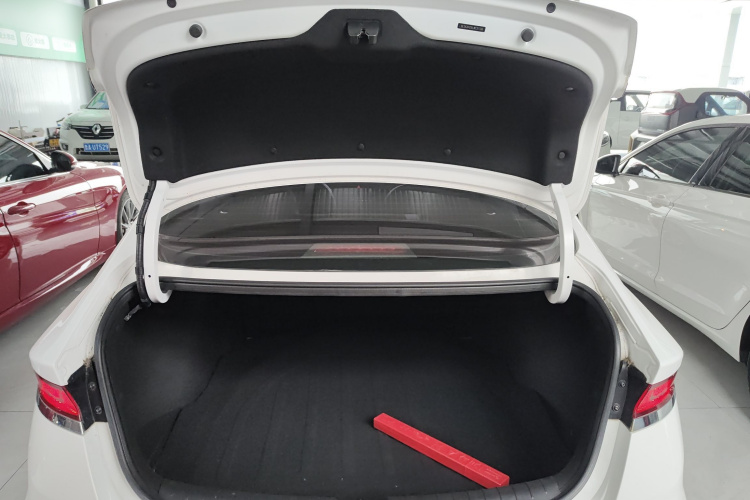 现代 菲斯塔 2019款 280TGDi 运动版 国VI机舱底盘23