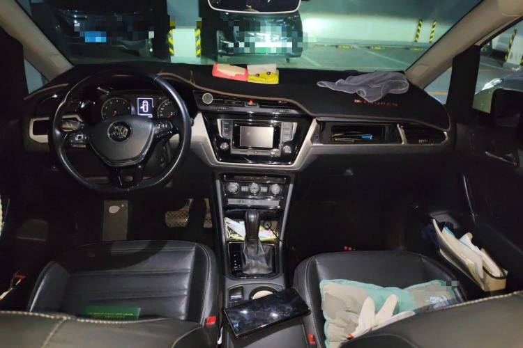 大众 2016款 途安L 280TSI DSG舒雅版中控内饰12