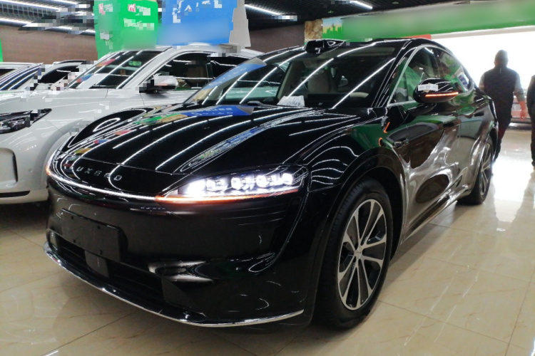 鸿蒙智行 智界R7 2024款 纯电 667km Max车身外观1