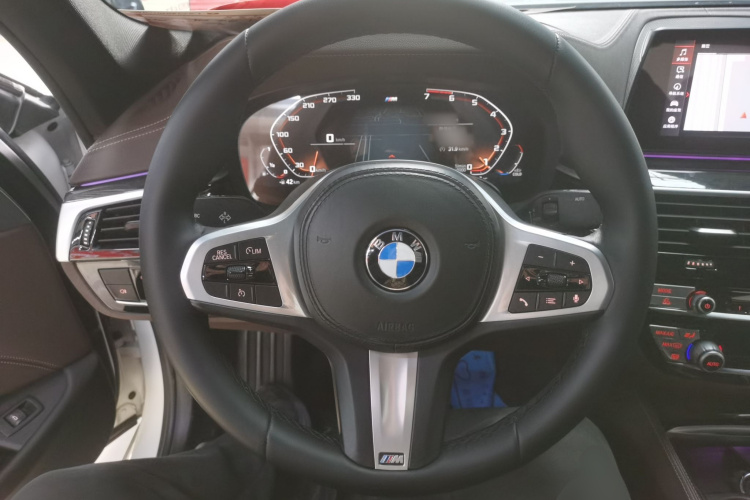 宝马5系 2020款 525Li M运动套装中控内饰13