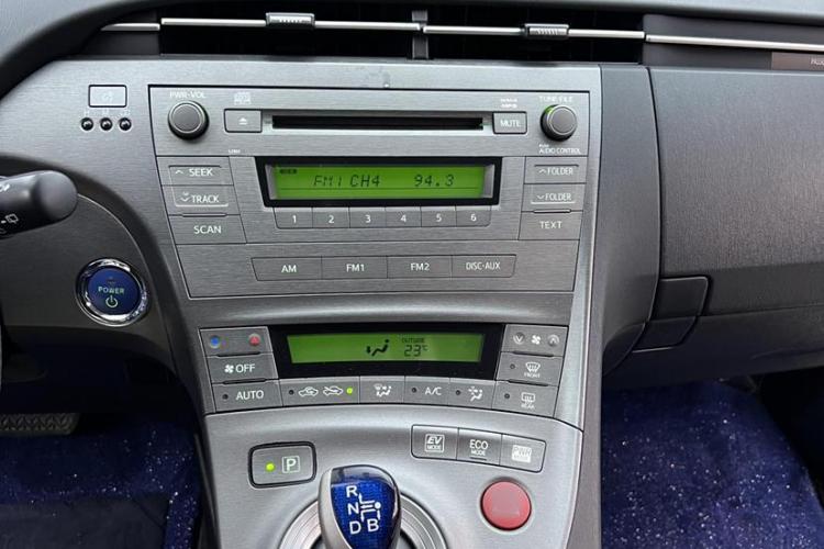 丰田 普锐斯 2012款 1.8L 豪华版中控内饰7004