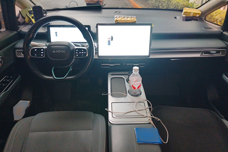 埃安 AION Y 2023款 Younger中控内饰7002