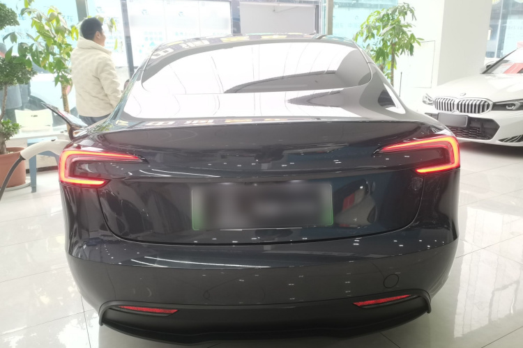特斯拉 Model 3 2023款 后轮驱动版车身外观6