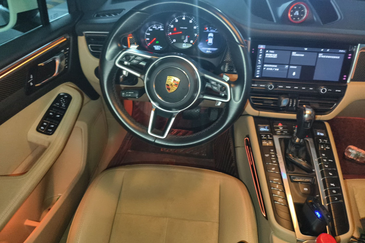 保时捷 2018款 Macan 2.0T中控内饰13