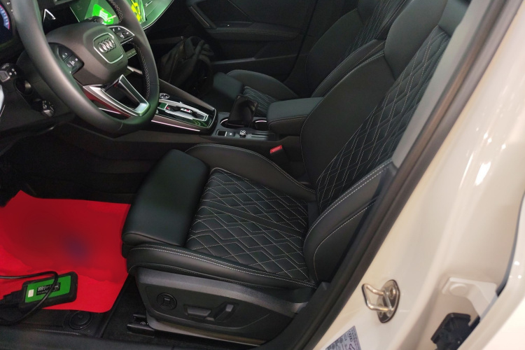 奥迪A3 2025款 A3L Limousine 35TFSI 飞驰尊享型局部细节19