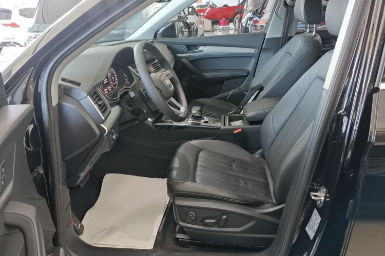 奥迪Q5L 2020款 改款 40 TFSI 荣享时尚型中控内饰20