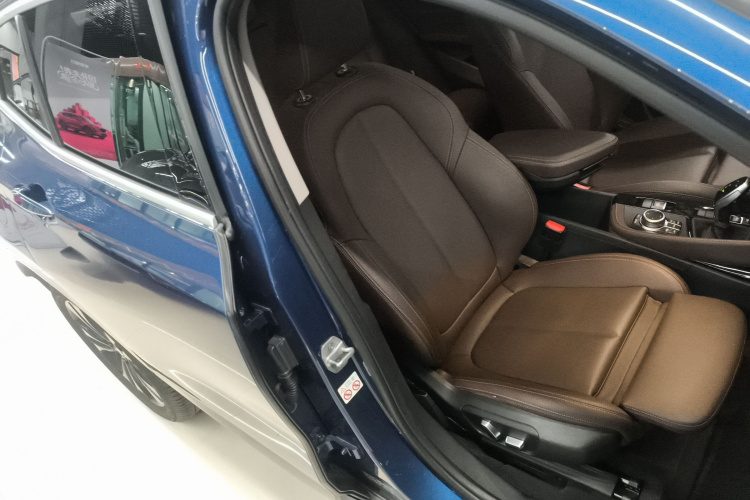 宝马X2 2021款 sDrive25i M越野套装局部细节41