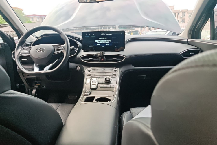 现代 胜达 2023款 旅行家 380T GDi 自动两驱GLX精英版中控内饰7002