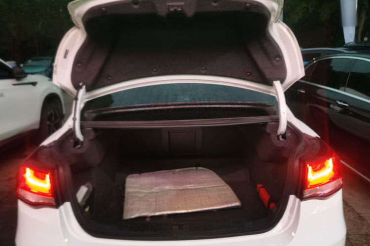 雪佛兰 迈锐宝 2018款 530T 自动豪华版机舱底盘23