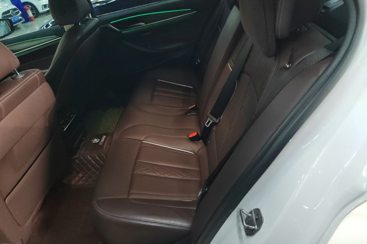 宝马5系 2018款 改款 530Li 领先型 豪华套装中控内饰21