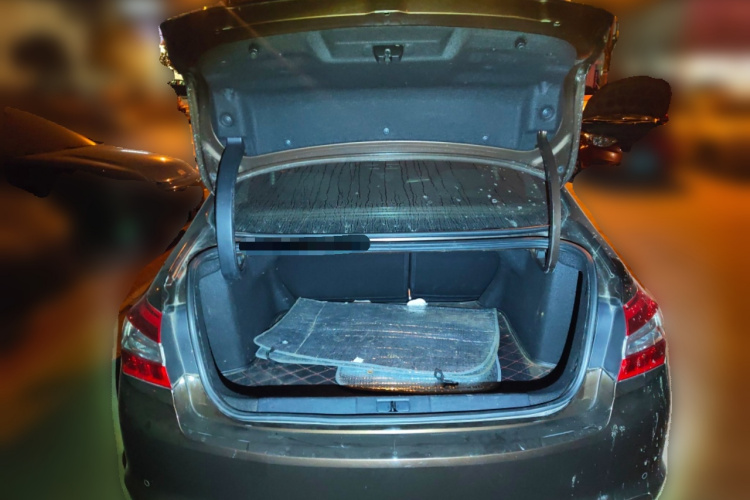 标致408 2015款 1.2T 自动豪华版局部细节23