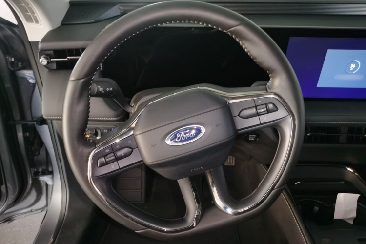 福特 蒙迪欧 2022款 EcoBoost 245 时尚型中控内饰13