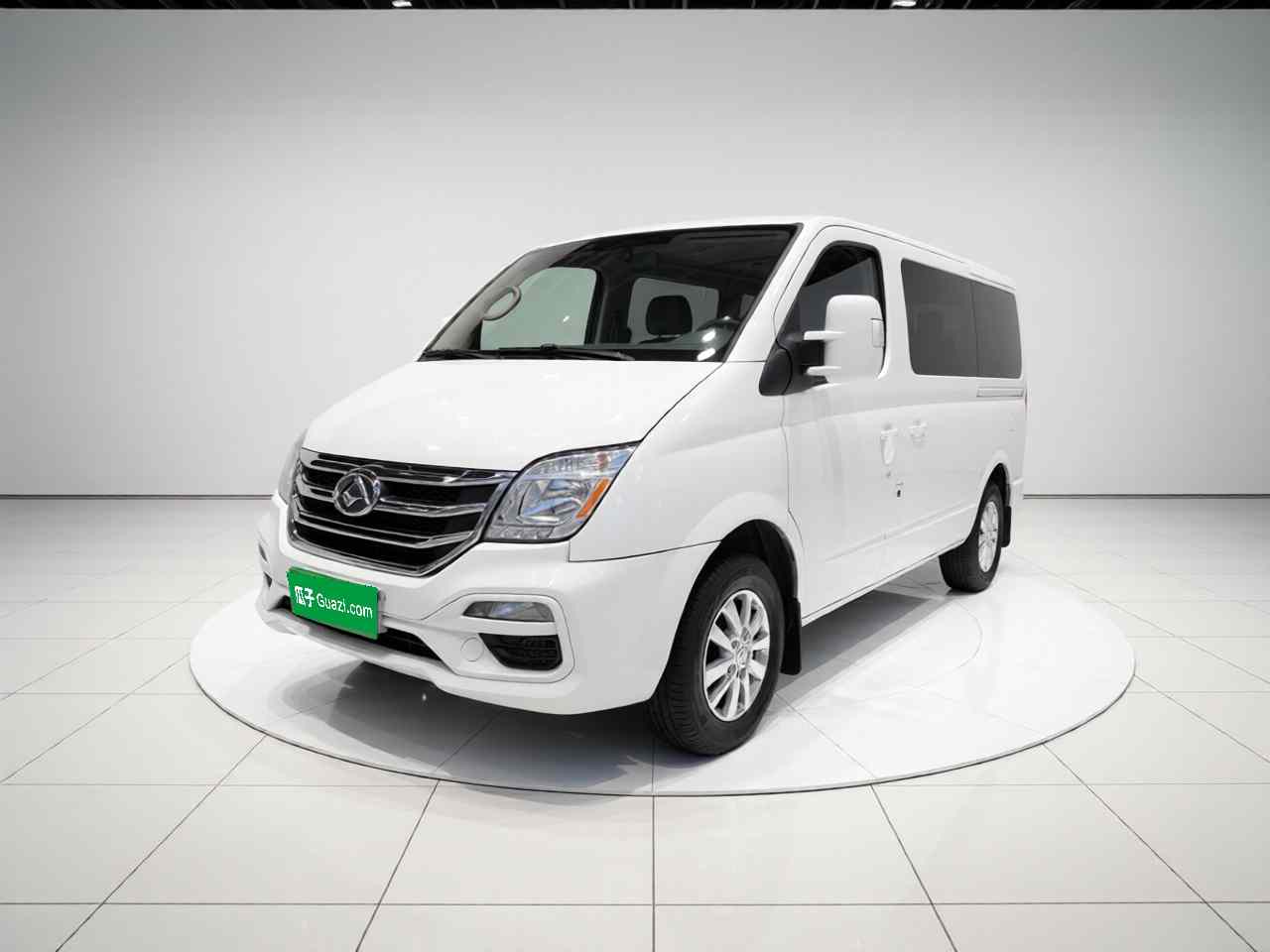 上汽大通MAXUS 新途V80 2023款 2.0T PLUS AMT城市版短轴超低顶5/6座(2)