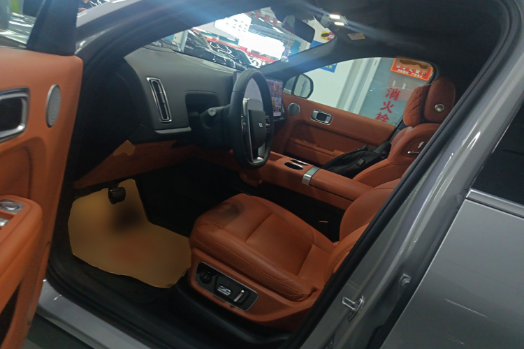 理想汽车 理想L8 2023款 Max中控内饰7003