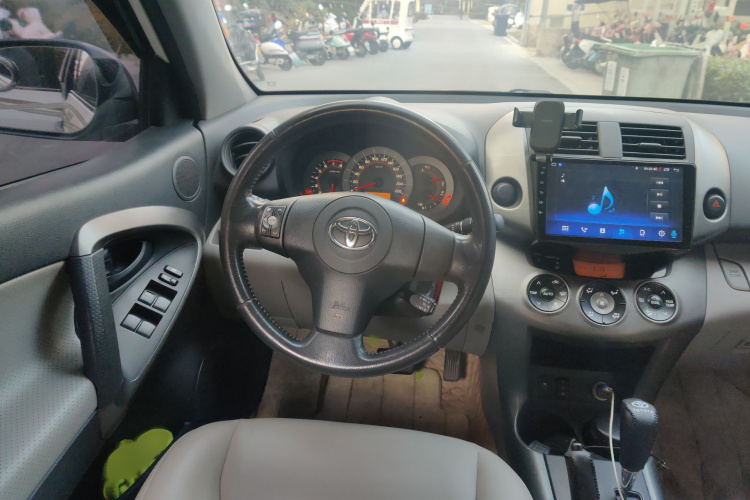 丰田 RAV4荣放 2010款 2.0L 自动豪华升级版局部细节13