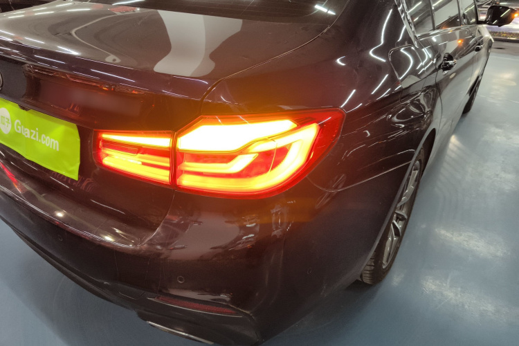 宝马5系 2018款 525Li M运动套装车身外观9