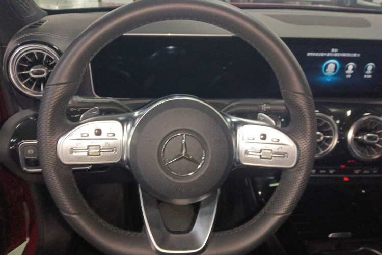 奔驰A级 2020款 改款 A 200 L 运动轿车时尚型中控内饰13