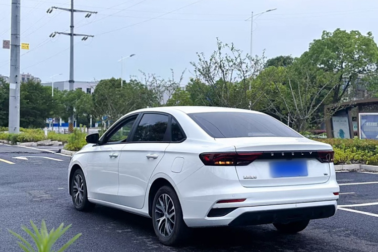 吉利汽车 帝豪 2022款 第4代 1.5L CVT精英型车身外观6003