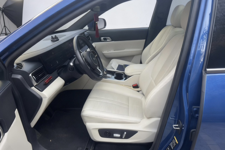 理想汽车 理想ONE 2020款 增程6座版中控内饰7002