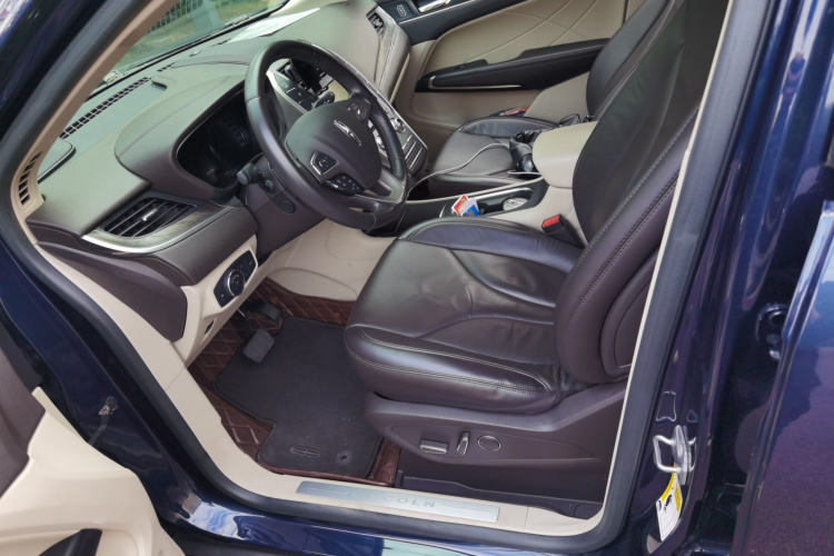 林肯MKC 2017款 2.0T 四驱尊雅版局部细节19