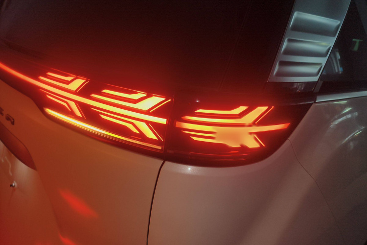 腾势D9 2022款 DM-i 970 四驱旗舰型车身外观6006