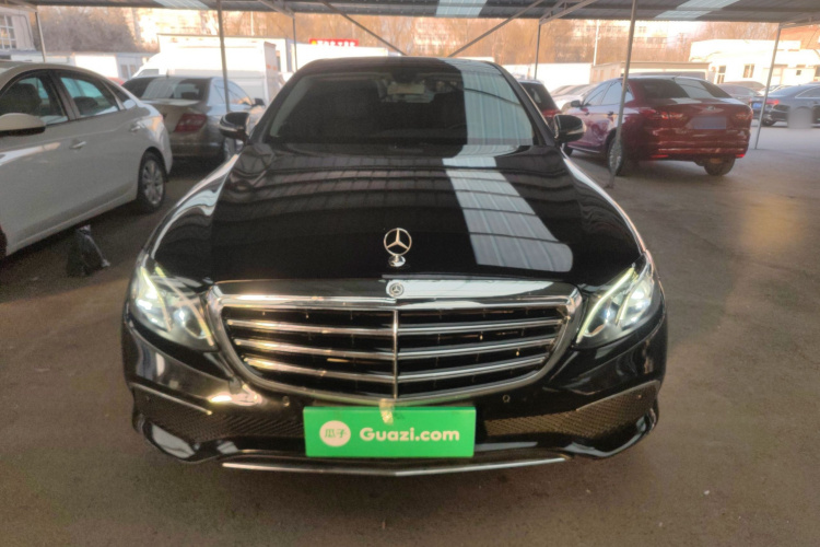 奔驰E级 2018款 改款 E 200 L 运动型车身外观2