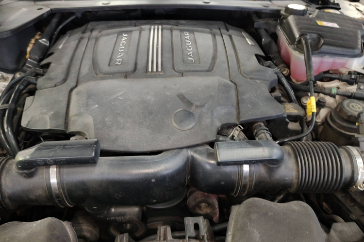 捷豹XJ 2015款  XJL 3.0 SC 两驱全景商务版局部细节24