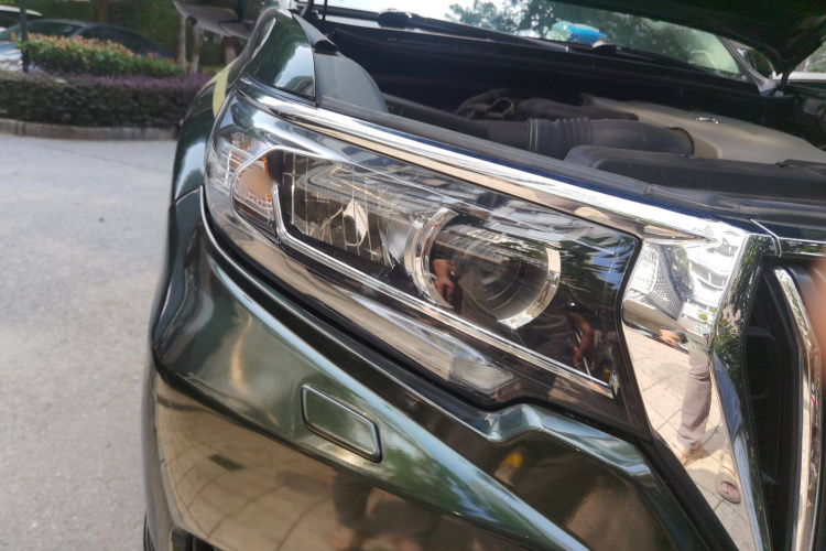 丰田 普拉多 2019款 3.5L 自动TX-L尊享版后挂备胎车身外观8