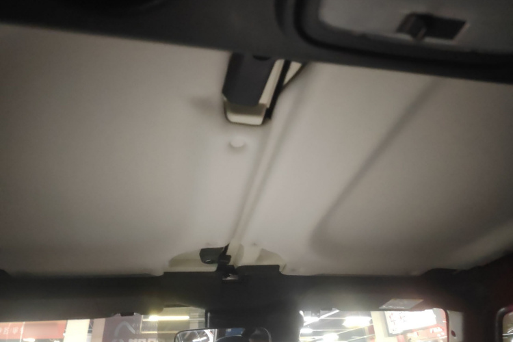 北京BJ40 2023款 2.0T 自动四驱城市猎人版侠客型局部细节22