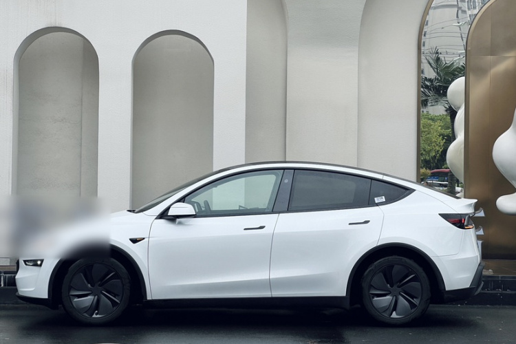 特斯拉 Model Y 2025款 改款 长续航全轮驱动版车身外观6004